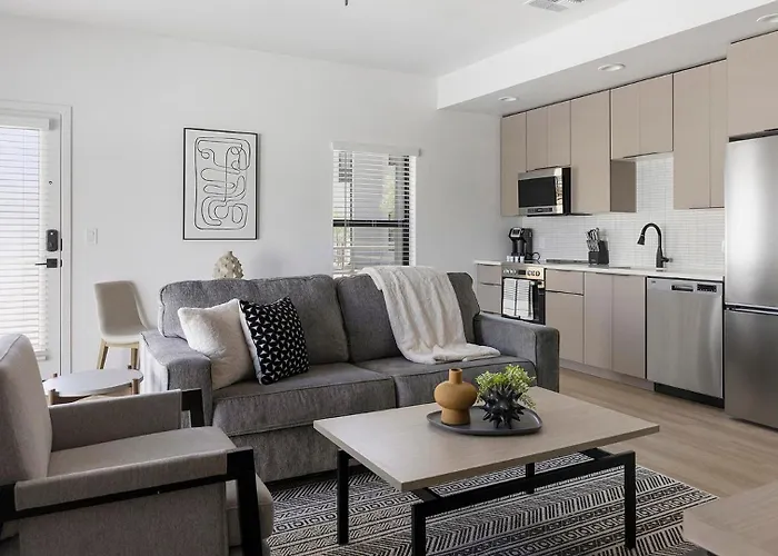 Landing - 2121 Apartment