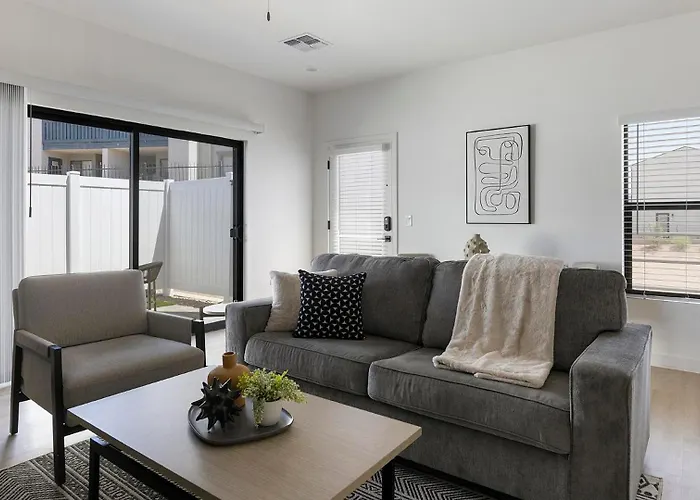 Landing - 2121 Apartment Phoenix