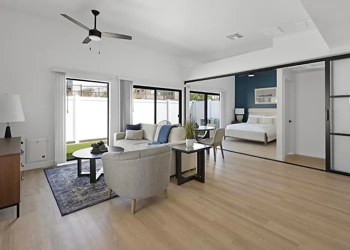 Landing - 2121 Apartment *